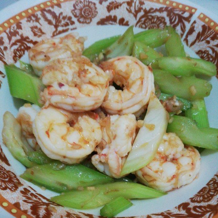 西芹炒虾仁