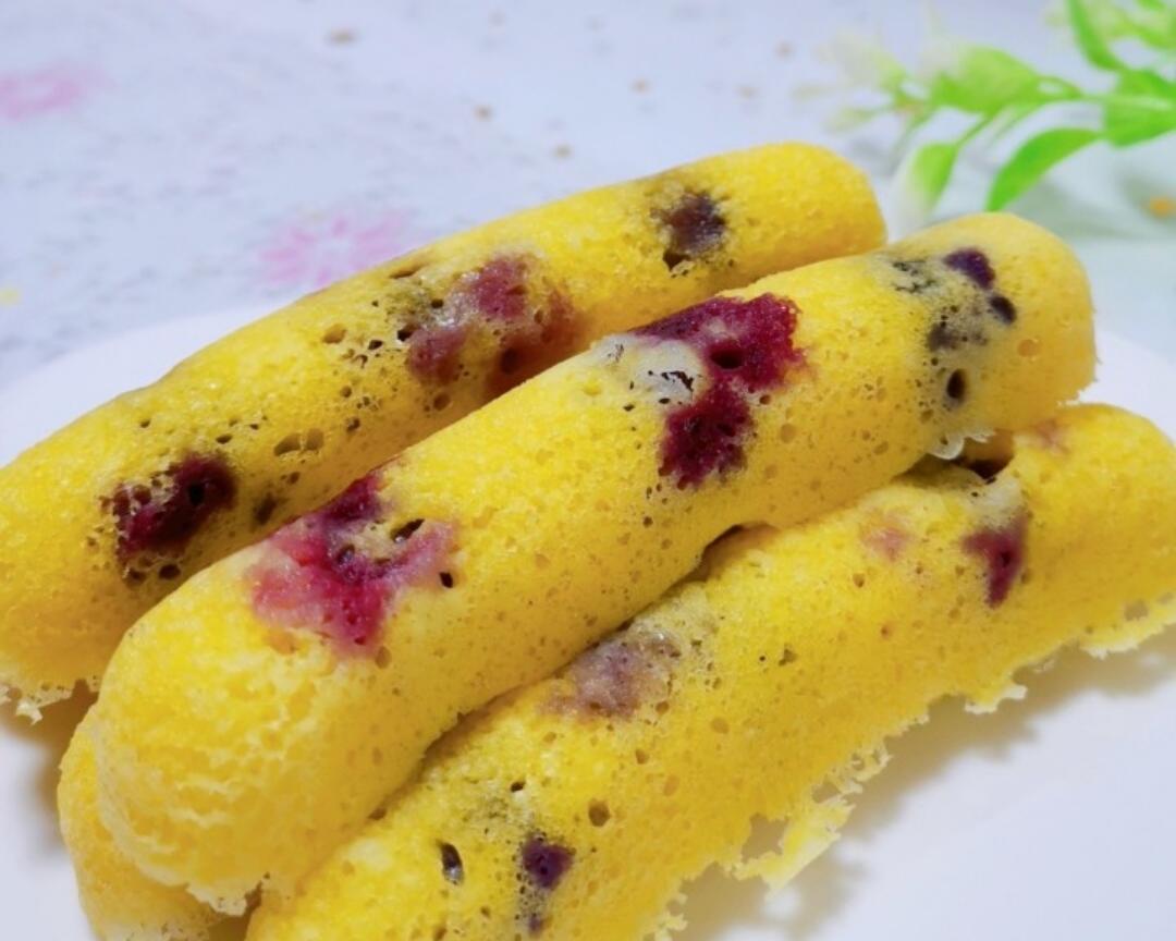 宝宝辅食:蓝莓蛋糕肠的做法