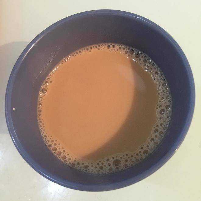 红糖姜母奶茶的做法