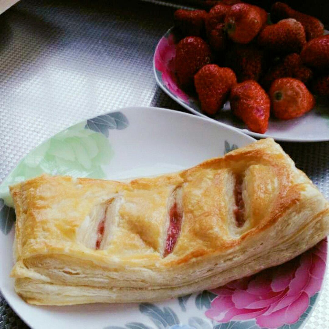 青漓一做的葡萄酥皮派