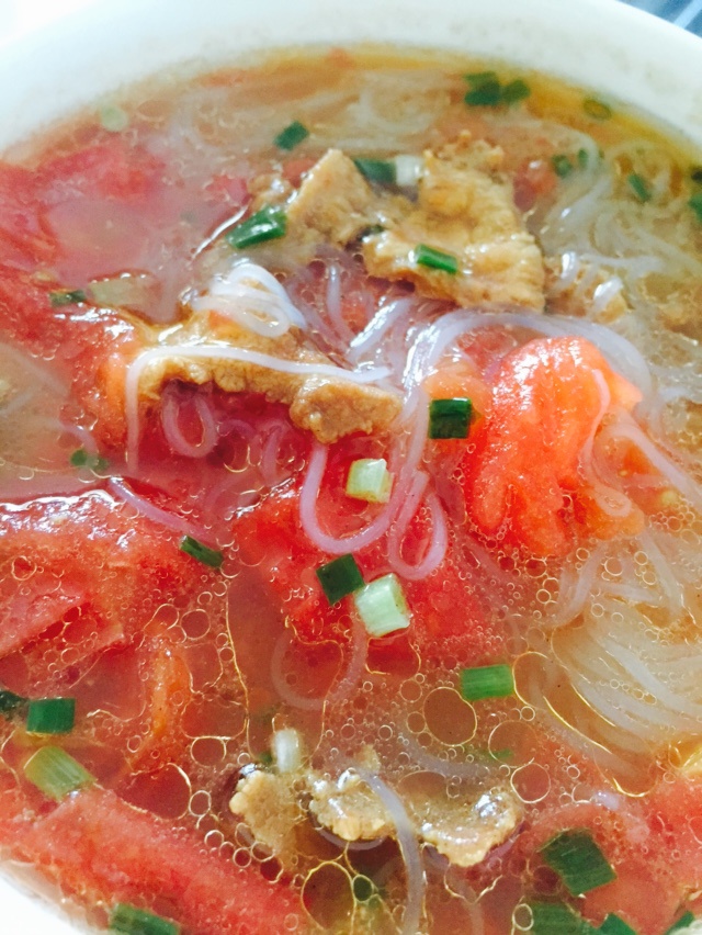 欣菲小镇做的粉丝西红柿蛋汤