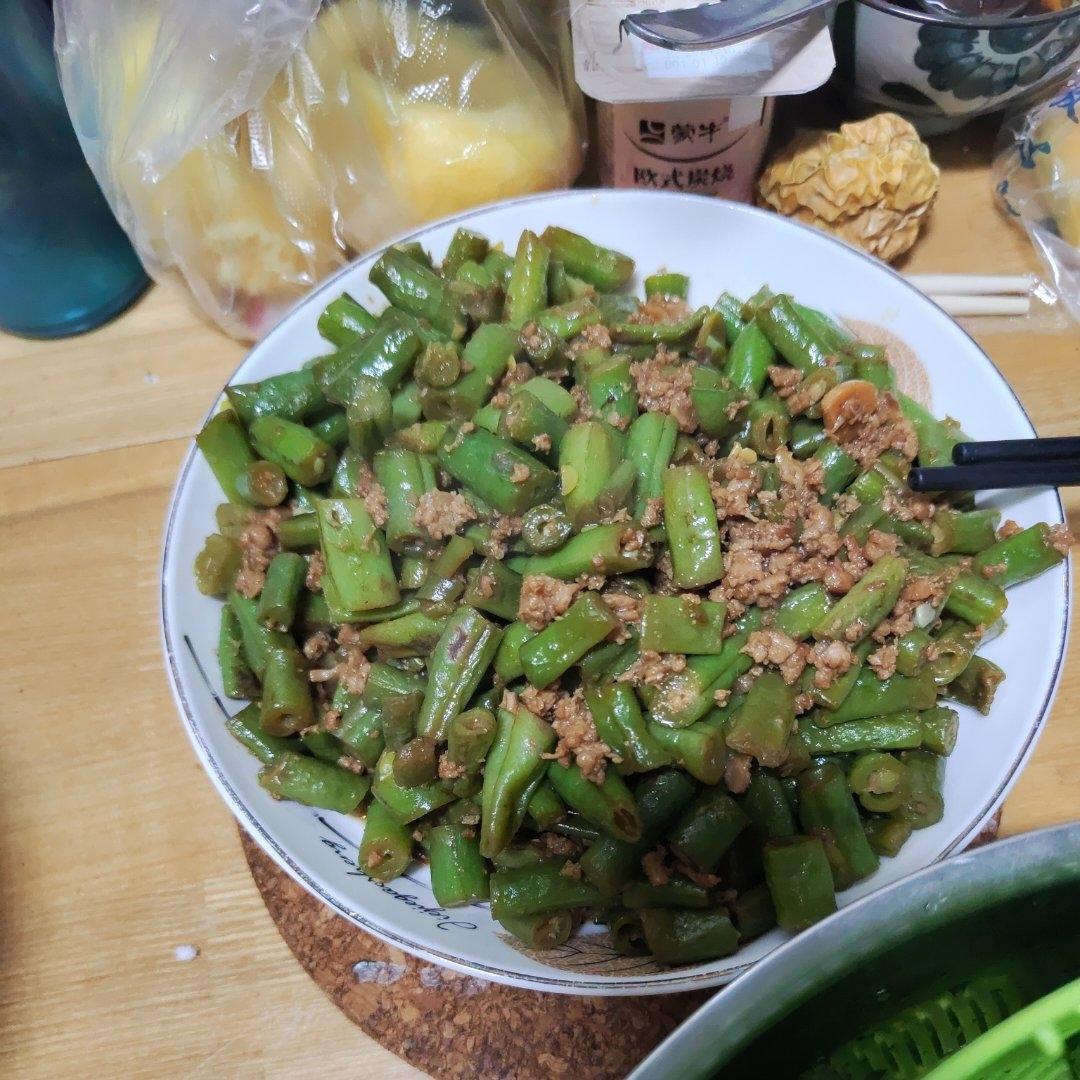 牛肉松炒豆角丁