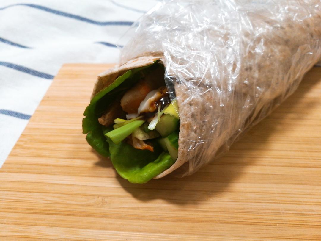 健身食谱：无油鸡肉卷