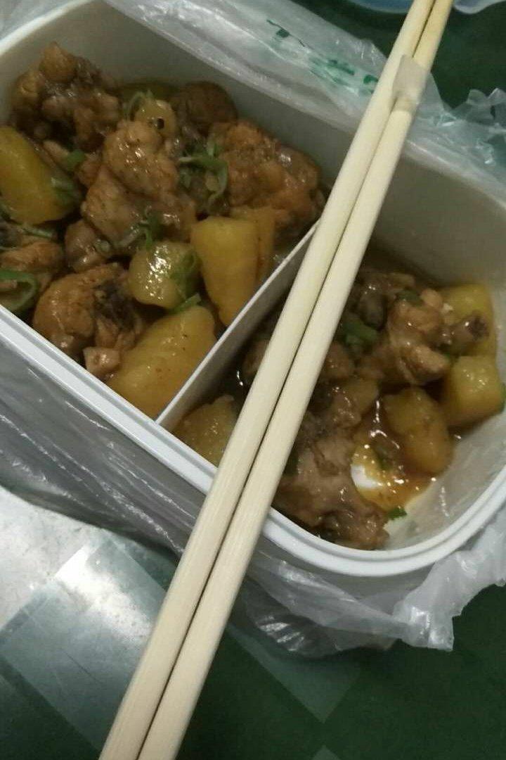 土豆炖翅根