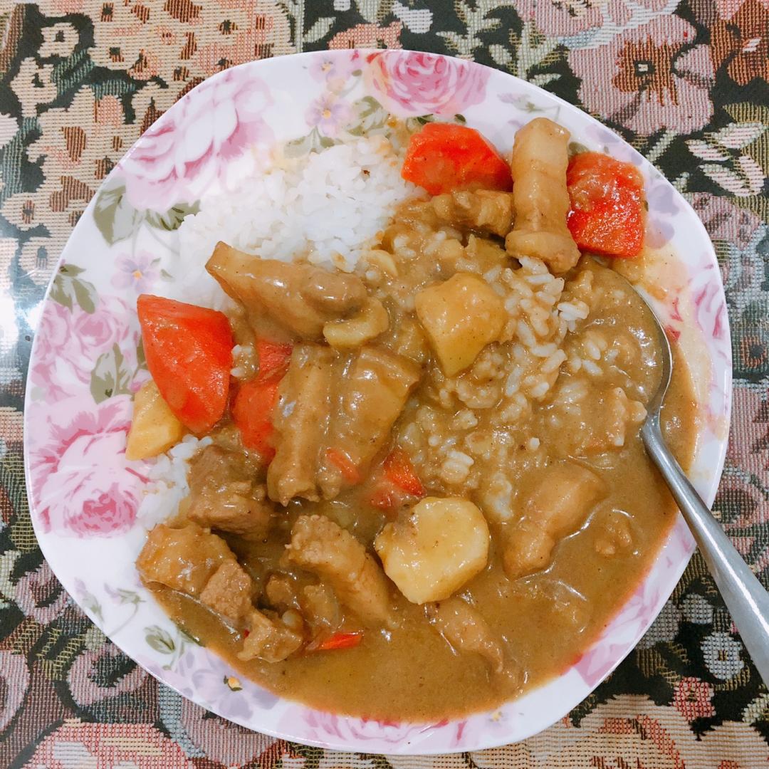 咖喱猪肉饭