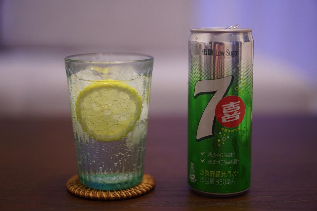 朴素柠檬苏打水