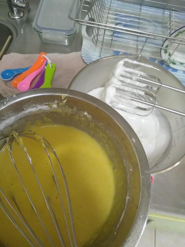 不凹底不塌陷的完美戚风蛋糕