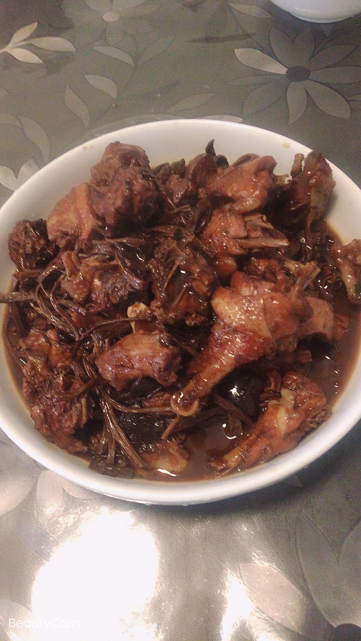 小鸡炖蘑菇