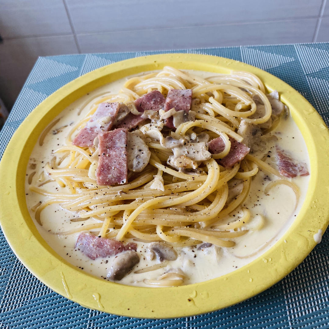 简单快手的奶油蘑菇培根意面