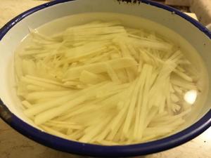 老丁的私房菜-酸辣土豆丝的做法 步骤2