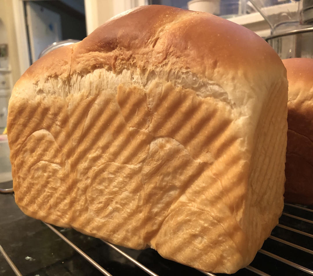 奶香纯粹的重料淡奶油吐司
