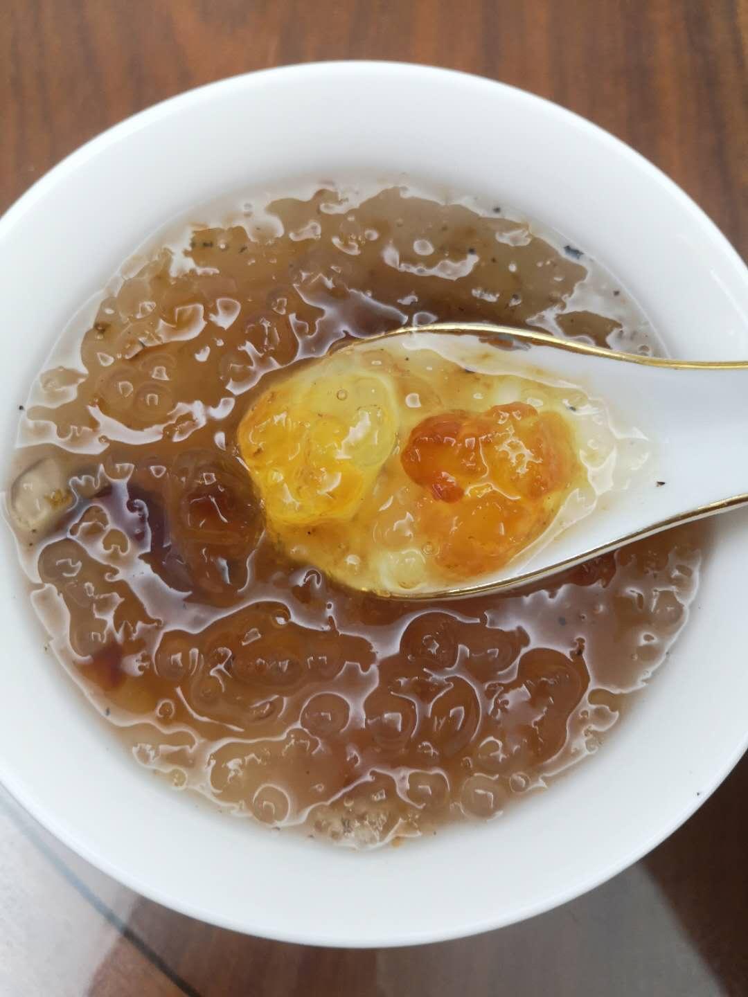 桃胶西米露的做法