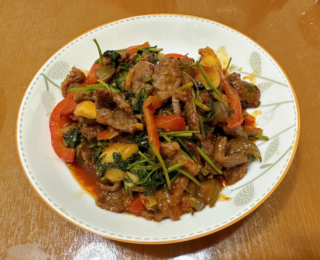 小炒黄牛肉，肉嫩味香！太好吃了简直是米饭杀手！