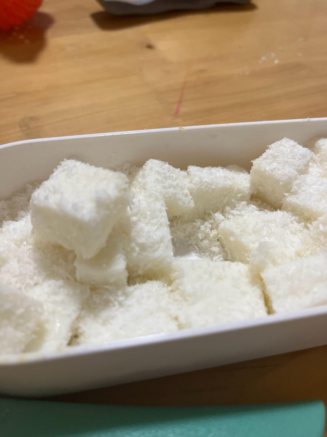 万万没想到，用牛奶做的火龙果奶糕，奶香十足，入口即化
