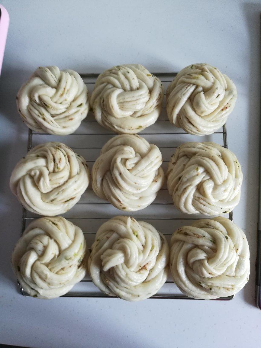 手把手教你蒸既简单又好看又好吃的花花朵🌺花卷（动图图解，一次发酵）