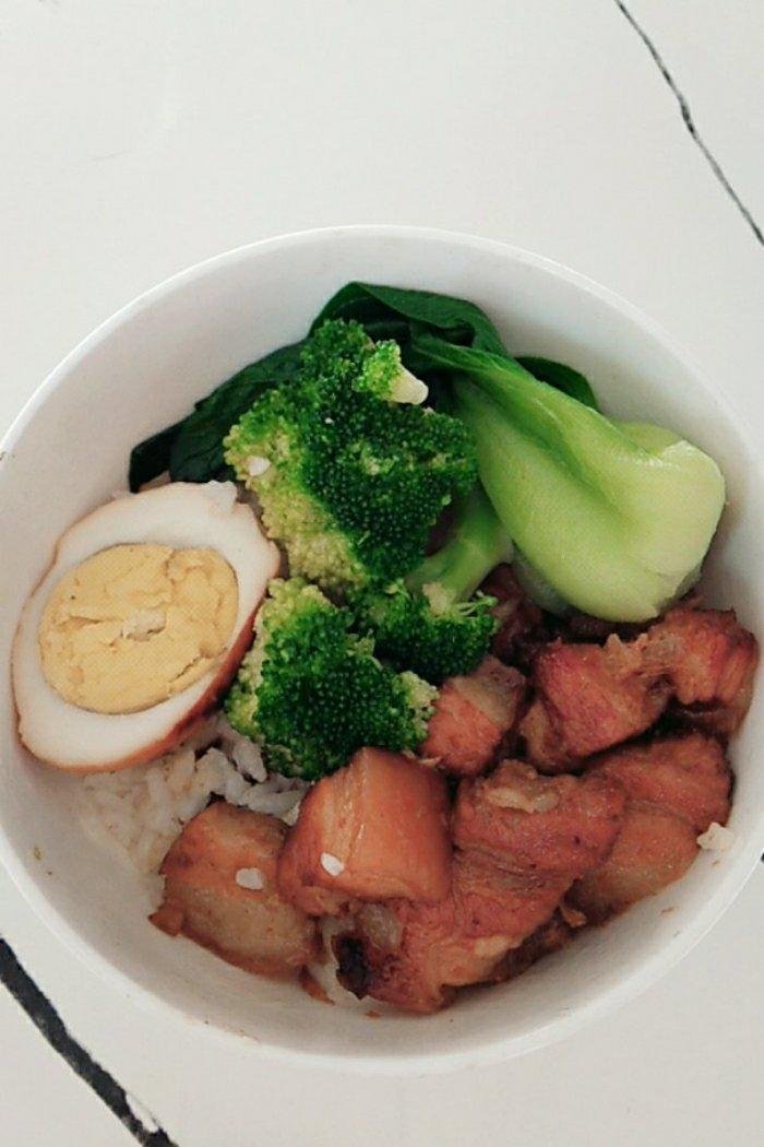 洋葱酥卤肉饭