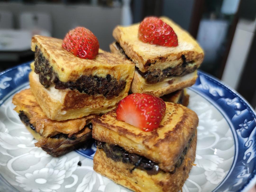 🕙快手早餐，甜甜的草莓西多士🍓，没有小朋友不爱它～