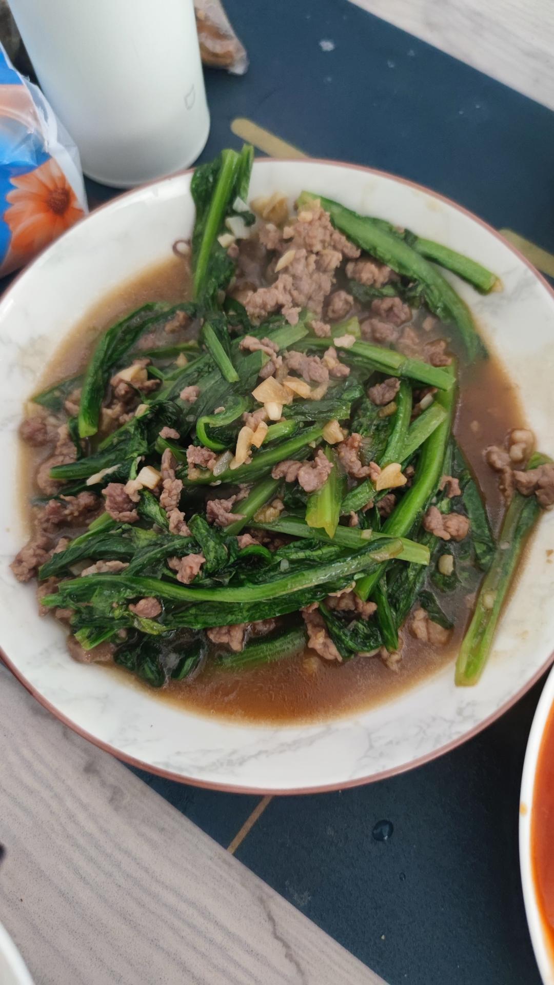 肉末耗油油麦菜