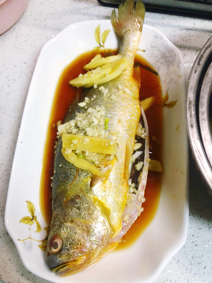 红烧黄鱼—鱼皮不破的小窍门