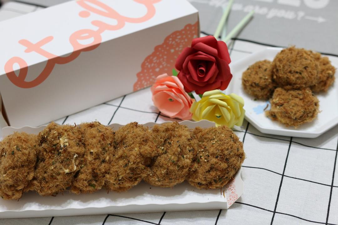 软绵绵的海苔肉松小贝