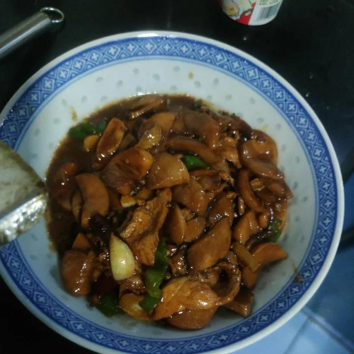 超好吃的杏鲍菇炒肉