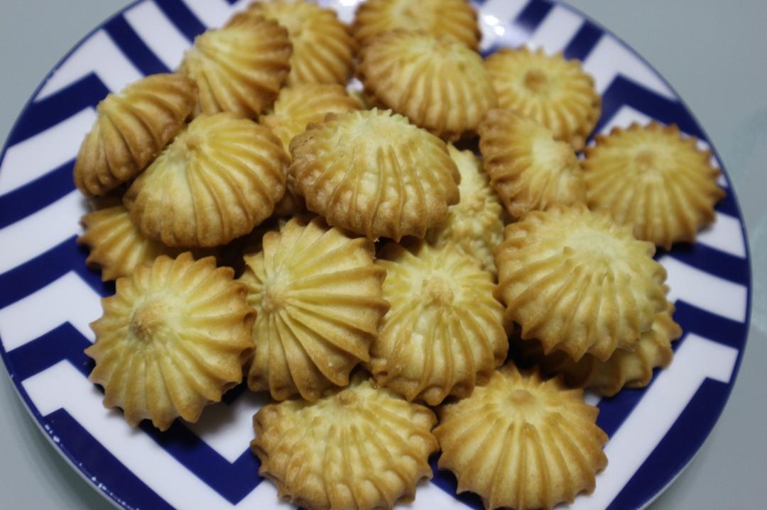 没有黄油也同样做出香酥不腻，花纹立体清晰的曲奇