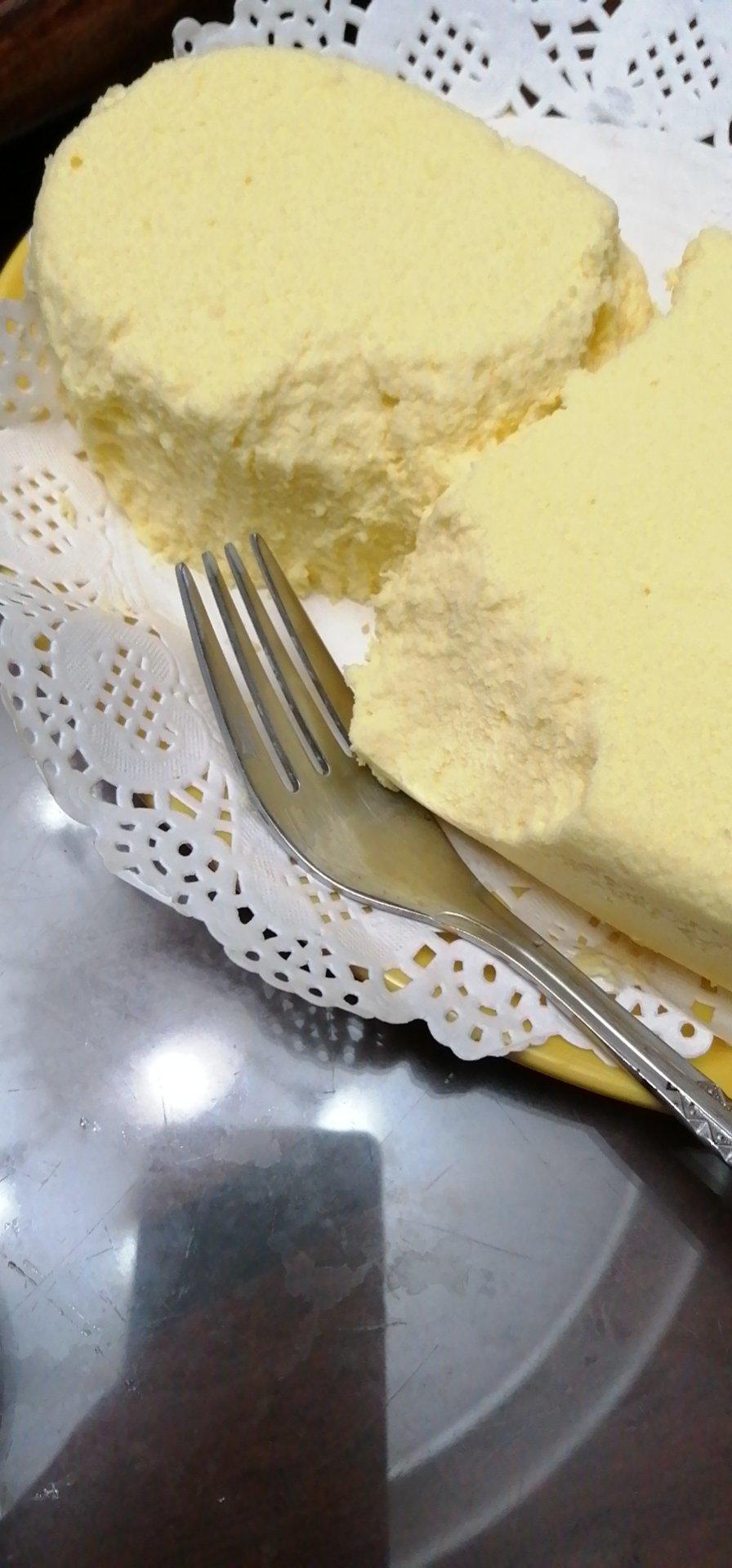 一晚上的等待果然是值得的，这是一款好吃的芝士蛋糕