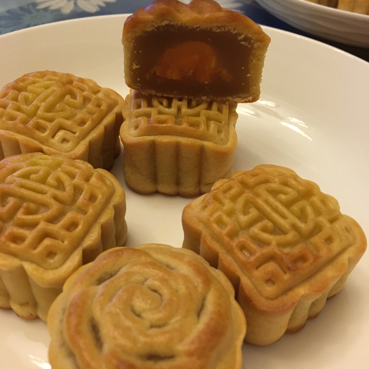 广式月饼——蛋黄莲蓉月饼