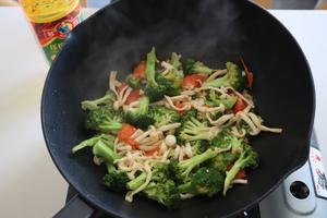 减肥菜谱—什锦炒菜的做法 步骤3