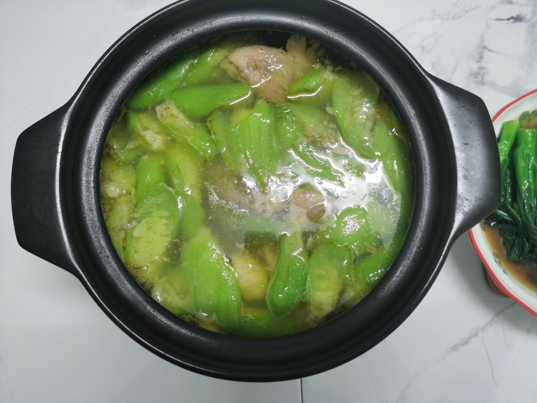 水瓜（丝瓜）浸鸡