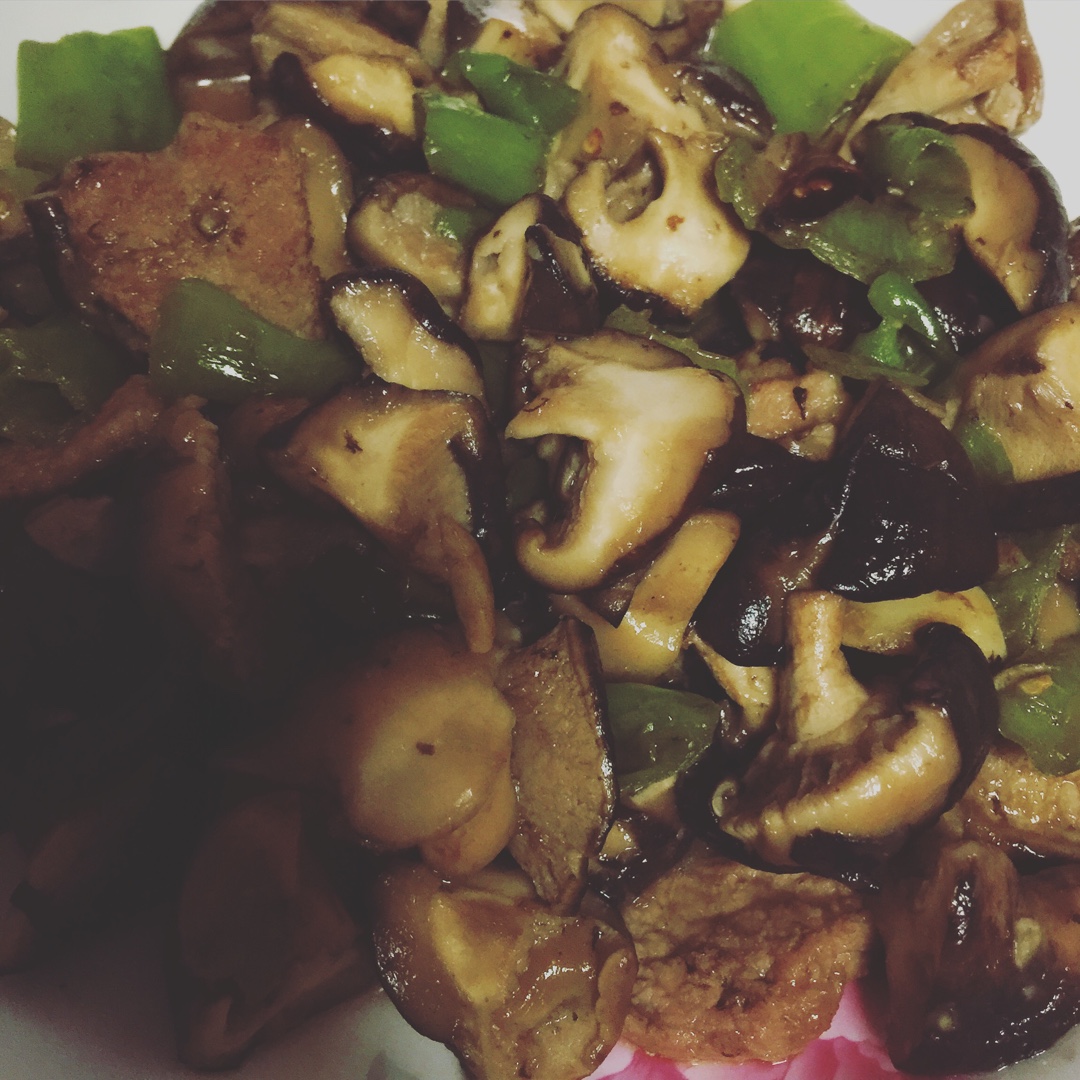 香菇炒肉，超级下饭哦