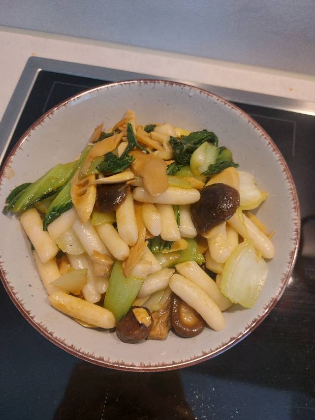 青菜肉丝炒年糕