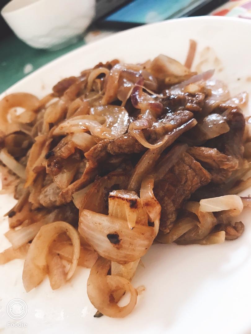 洋葱炒牛肉