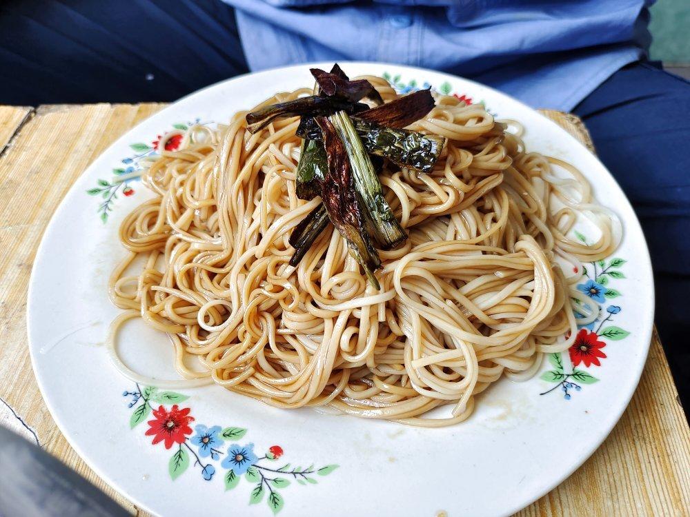 葱油拌面Spring Onion Noodles