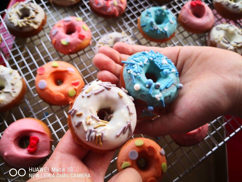 松软可口甜甜圈