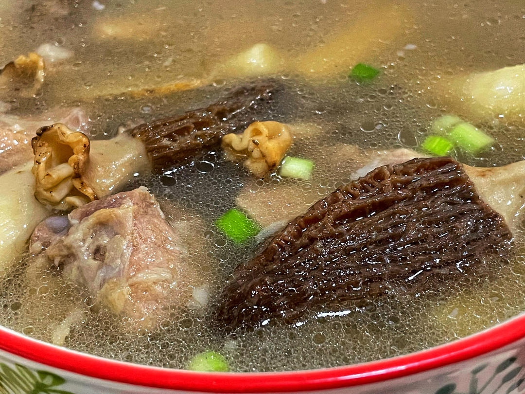 羊肚菌山药排骨汤