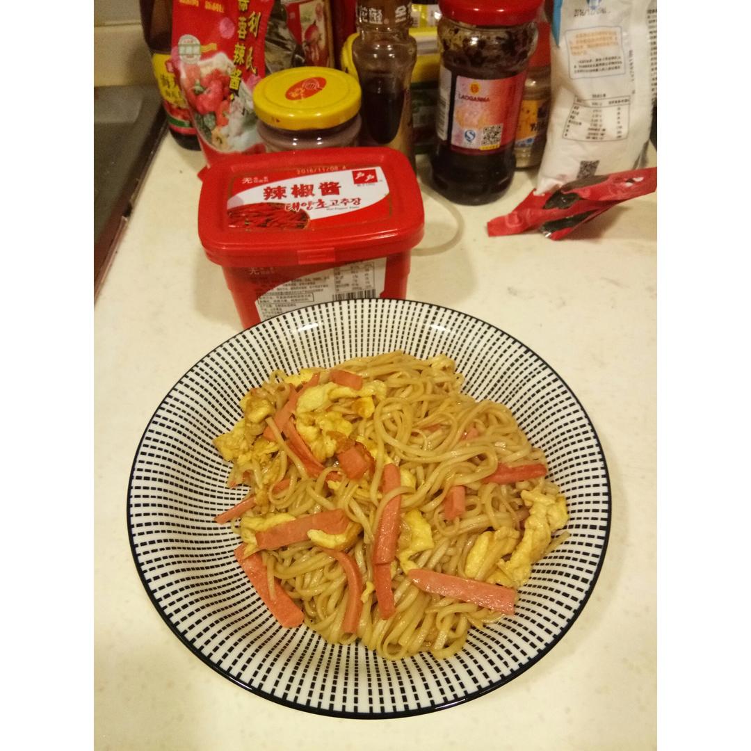 少油条条分明的炒面