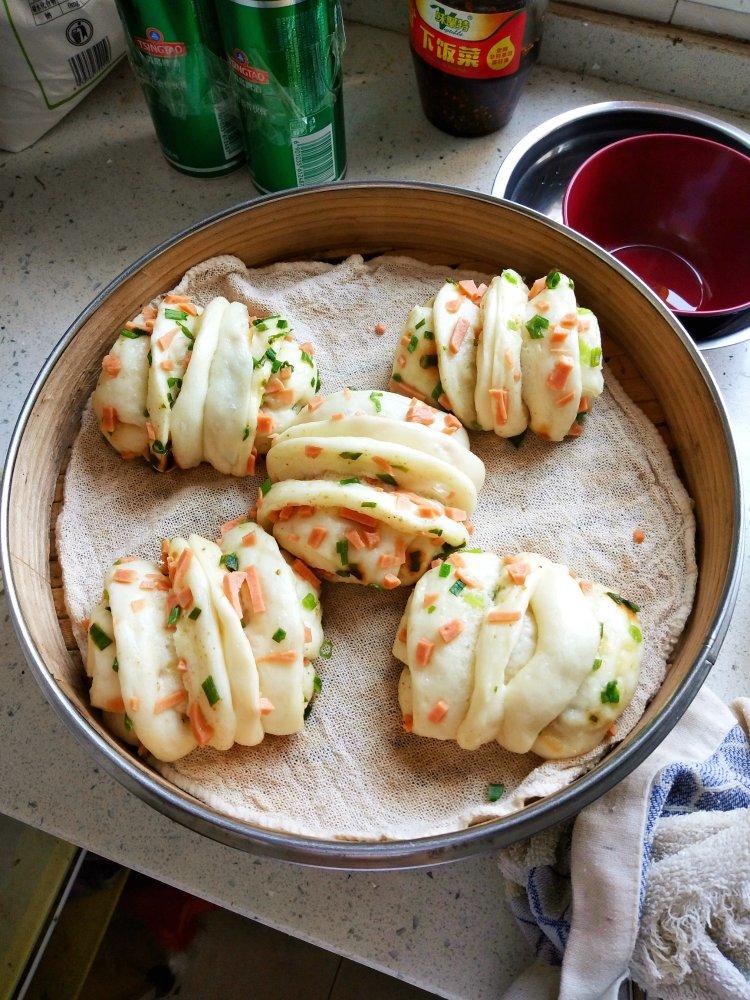 最好吃的火腿葱香花卷—附让葱不变黄的小窍门