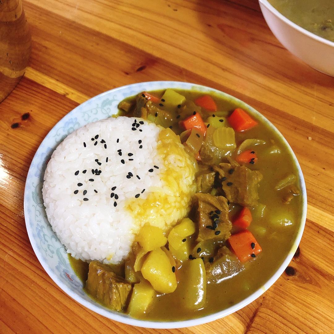 日式牛肉咖喱饭