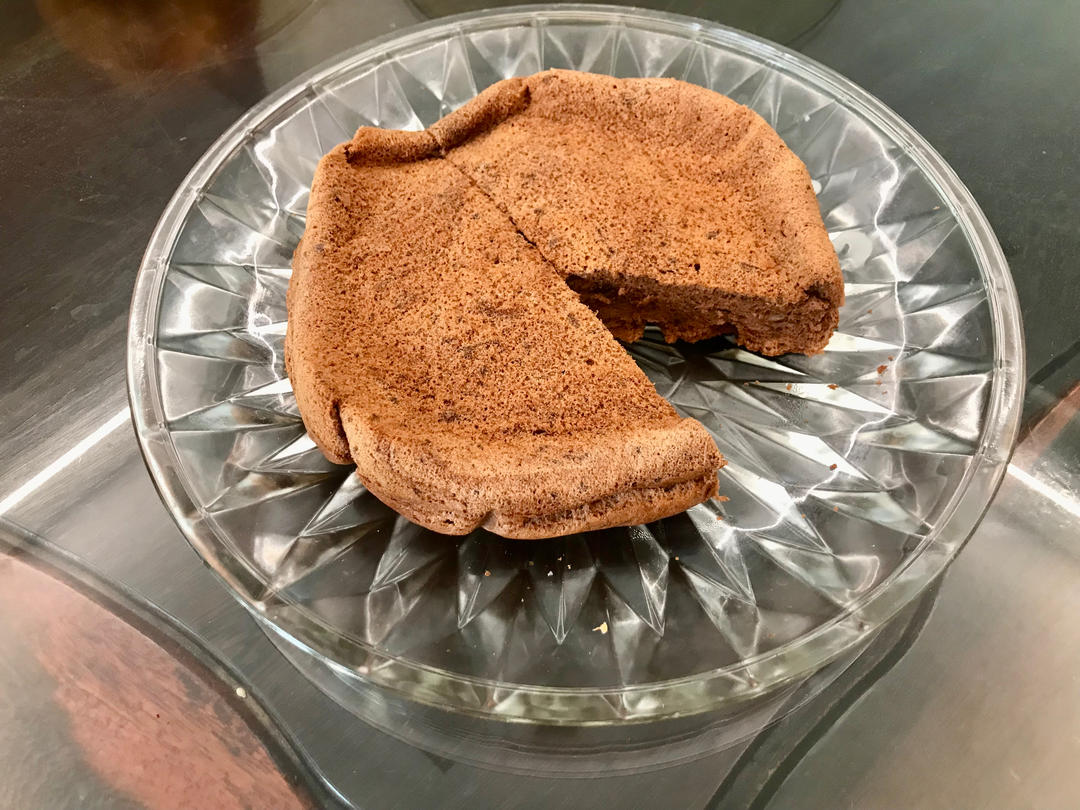 云朵般柔软的无麸质巧克力戚风 不易消泡
