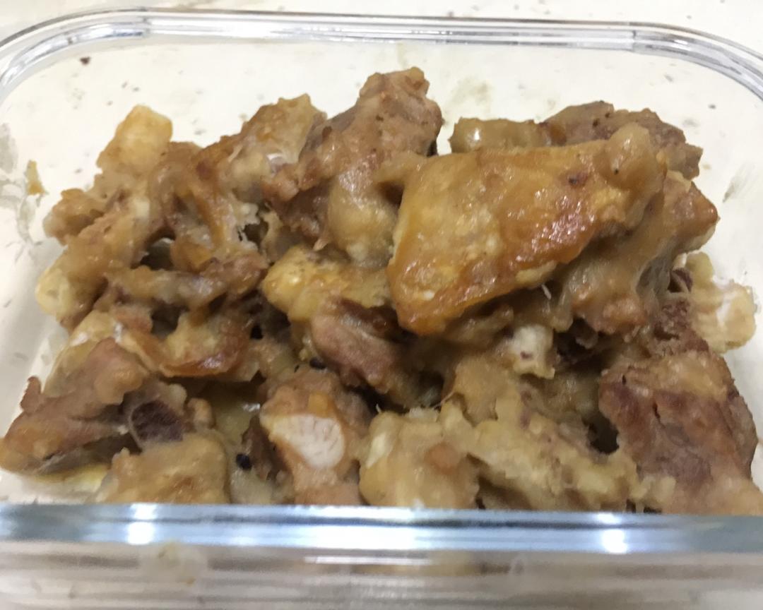 香芋焖排骨的做法