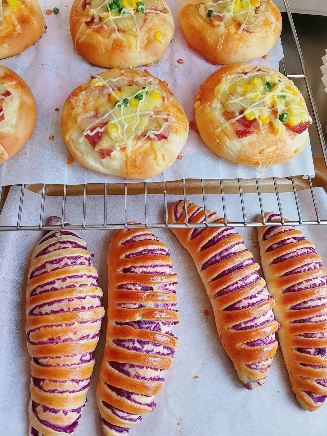 紫薯毛毛虫面包