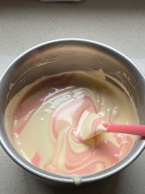 红丝绒纹水果蛋糕卷的做法 步骤9