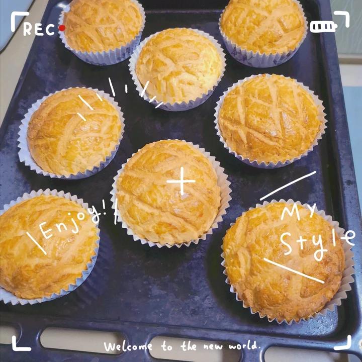 好吃到炸裂的港式菠萝包（附带制作酥皮的小视频）