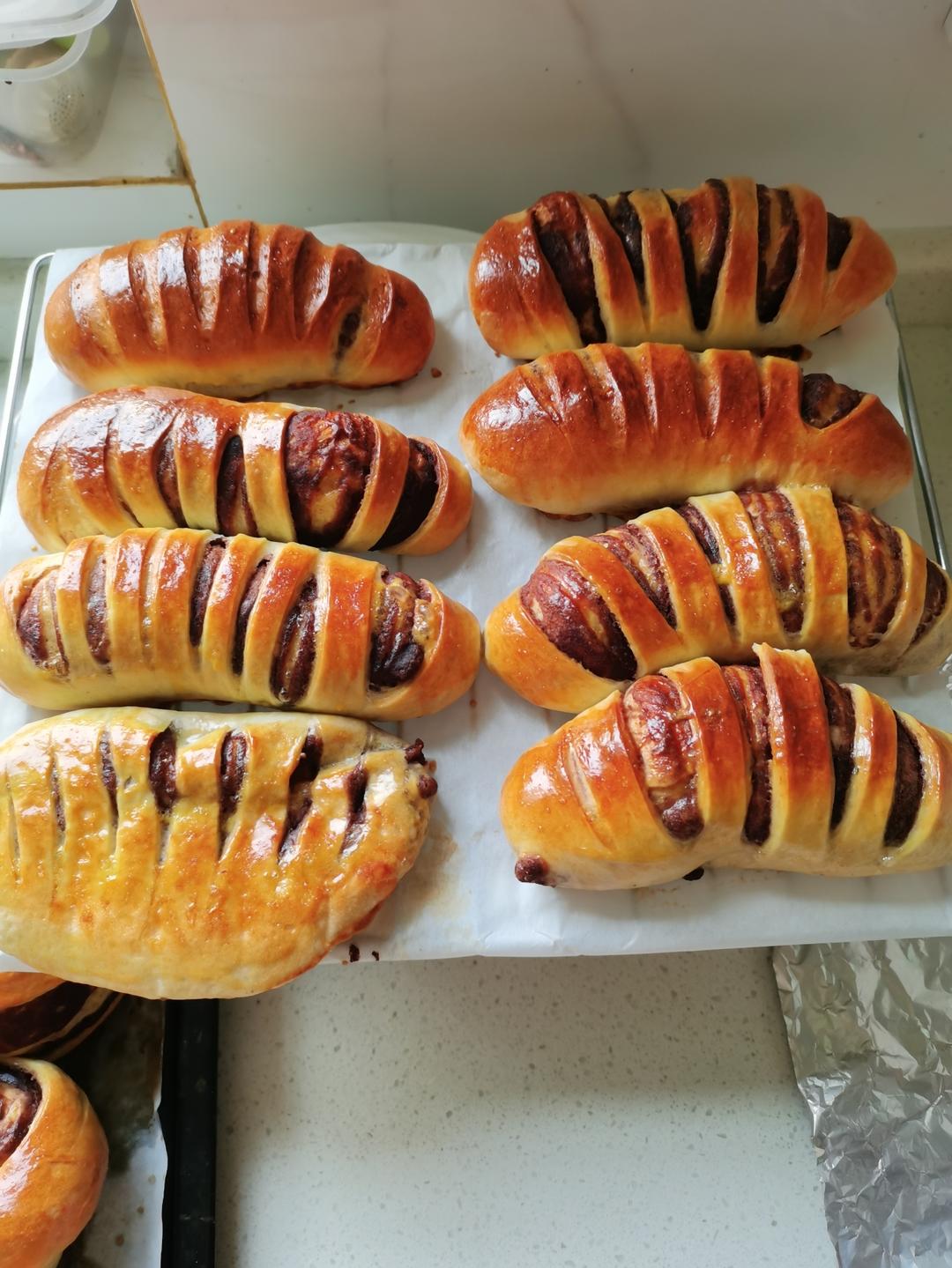 红豆沙面包卷——好吃得不得了#皮黑森林#