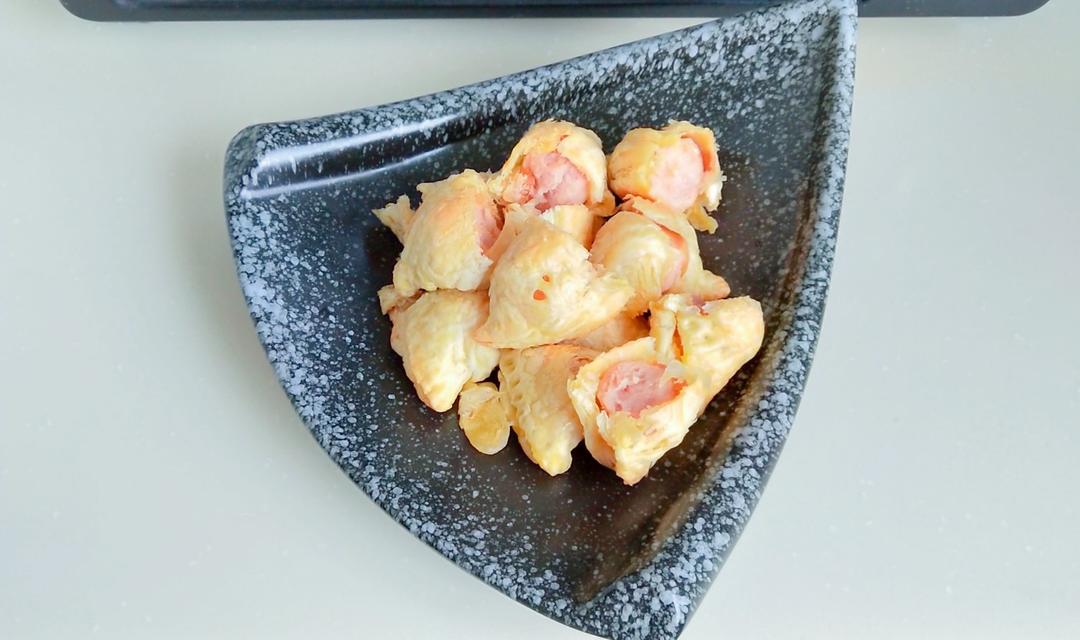 蛋挞皮自嗨之酥皮肉肠卷