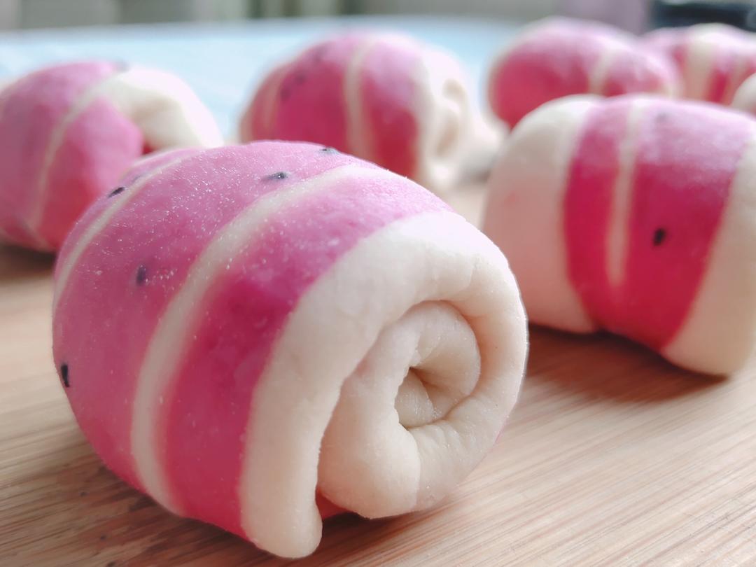 爆浆火龙果芝士卷的做法