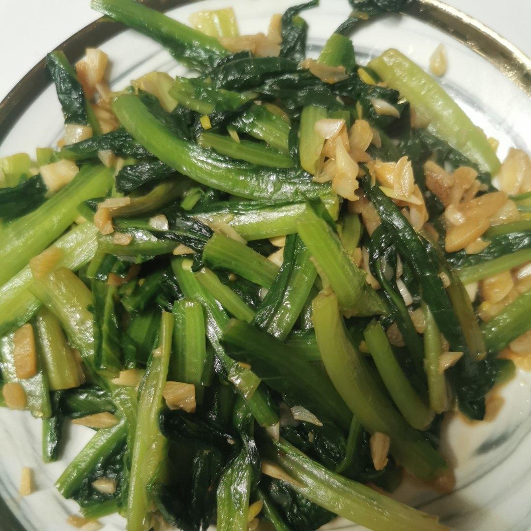 蒜蓉耗油清炒油麦菜，减脂快手菜，宝宝超爱，傻瓜步骤，屡试不爽，好吃且下饭，鲜香爽口！！