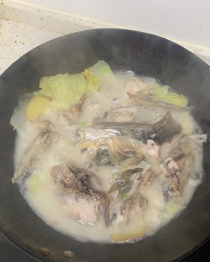 大白菜焖鱼头汤