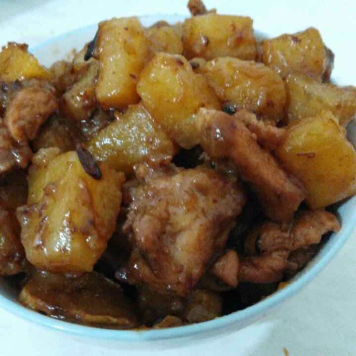 土豆炖鸡块